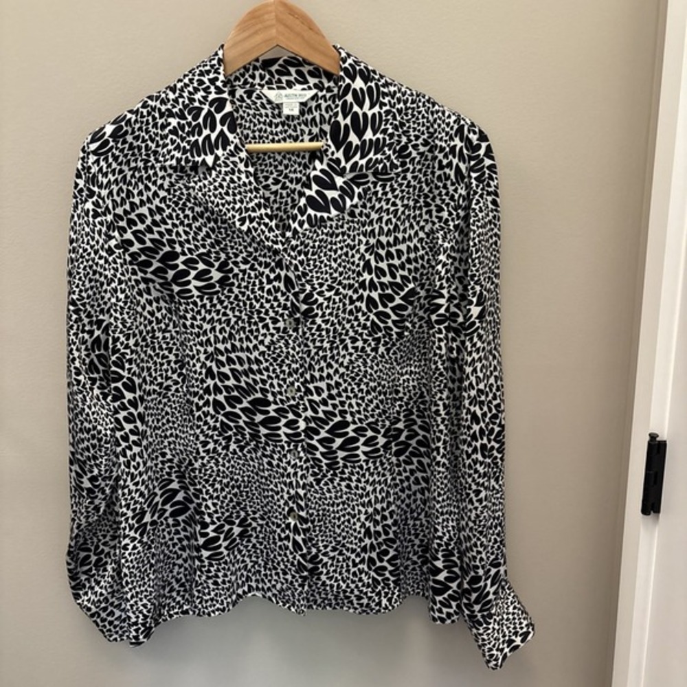 Vtg Austin Reed Women's All Silk Blouse Black And White Hearts Size 14
